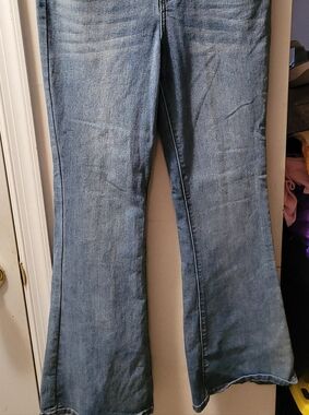 Blue Women's Flare Jeans – Classic Denim